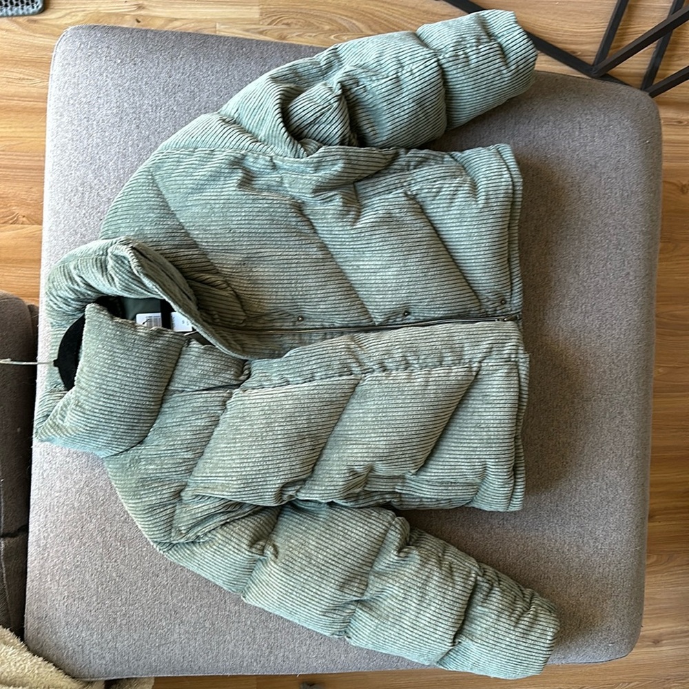 Aritzia Cloud Puff (S) Thyme Green